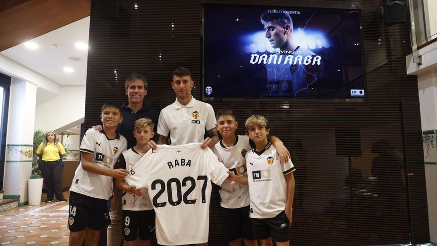 Lamine Yamal ha celebrado sus 17 cumpleaños rodeado de sus compañeros de la selección española