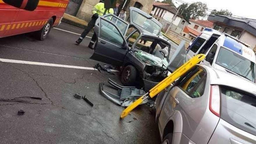 Un accidente de tráfico en la comarca. // I. Osorio