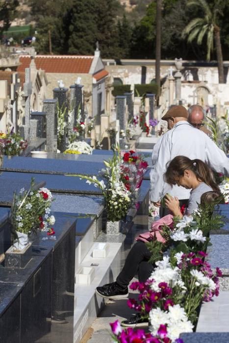 Día de Todos Los Santos en el cementerio de Los Remedios (Cartagena)