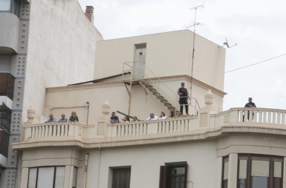 Primera mascletá de las Hogueras del 90 aniversario.