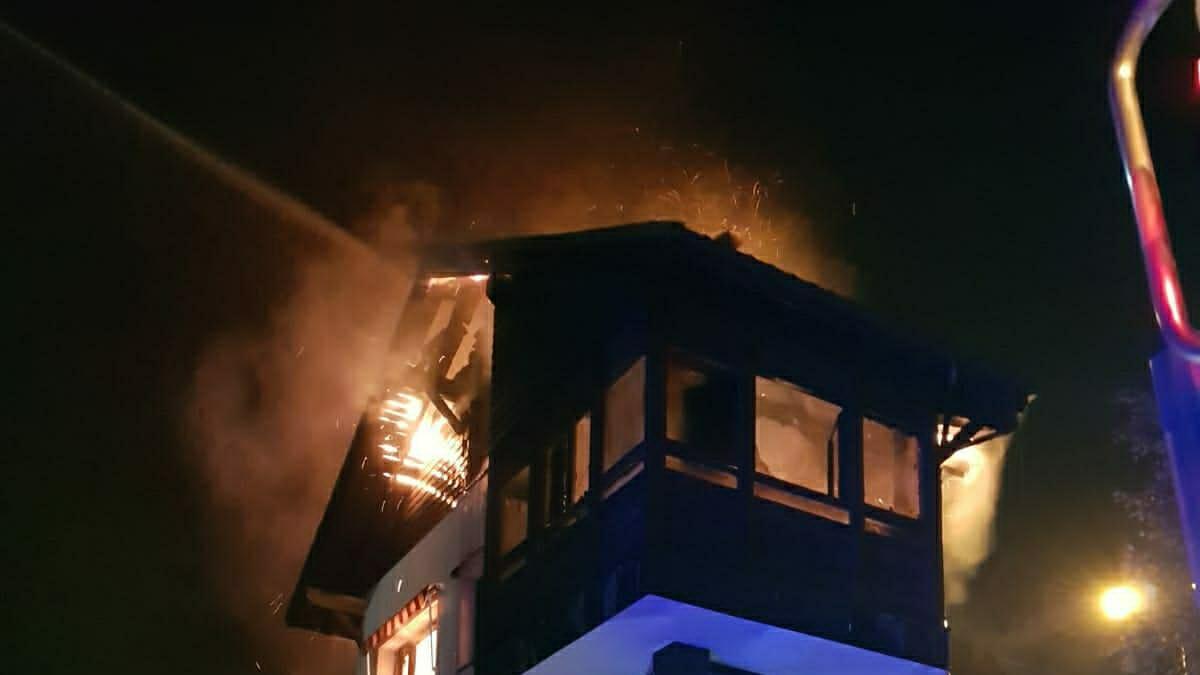 La vivienda incendiada en Cabovilla