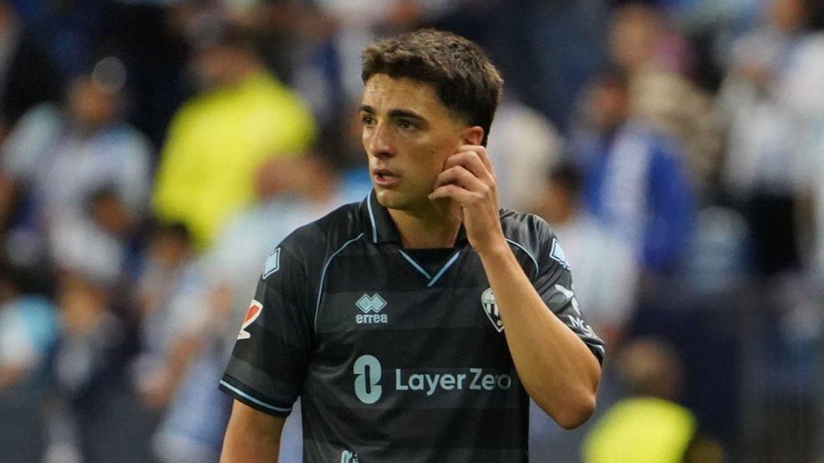 Álex Calatrava, en el encuentro del pasado fin de semana en La Rosaleda.