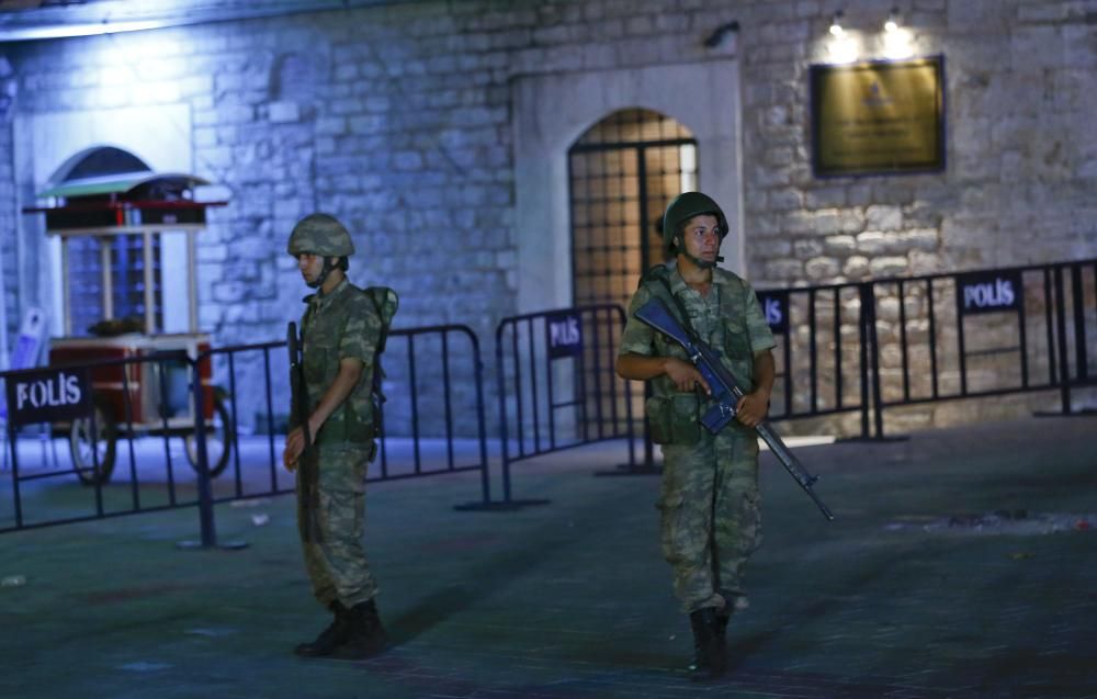Soldats de l'exèrcit turc desplegats a Istanbul