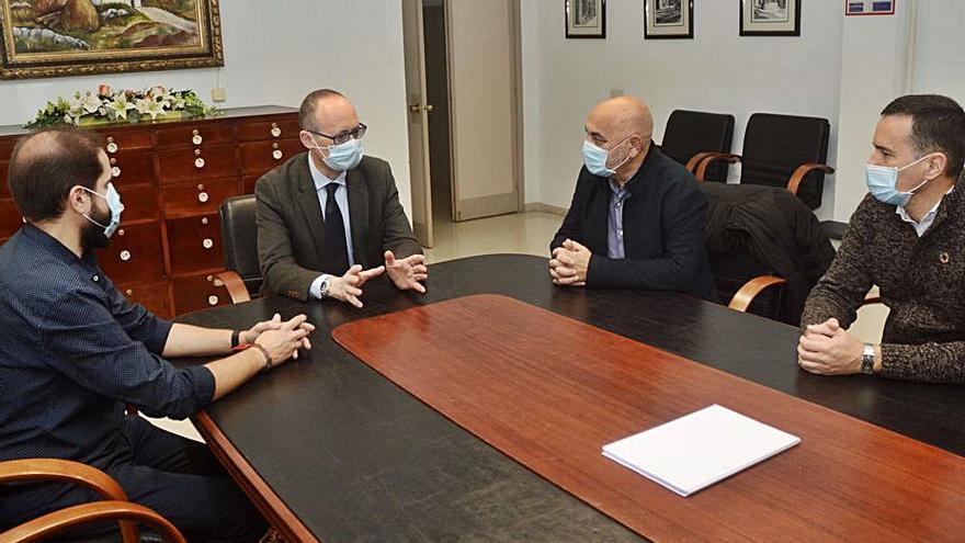 Reunión de los ediles socialistas con el rector de la Uned.   | // R.V.