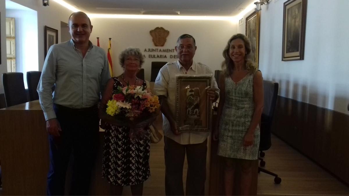 La despedida de Fleurette Ferrer y Juan Barranco de sus familiares de Ibiza en el restaurante Can Mayol