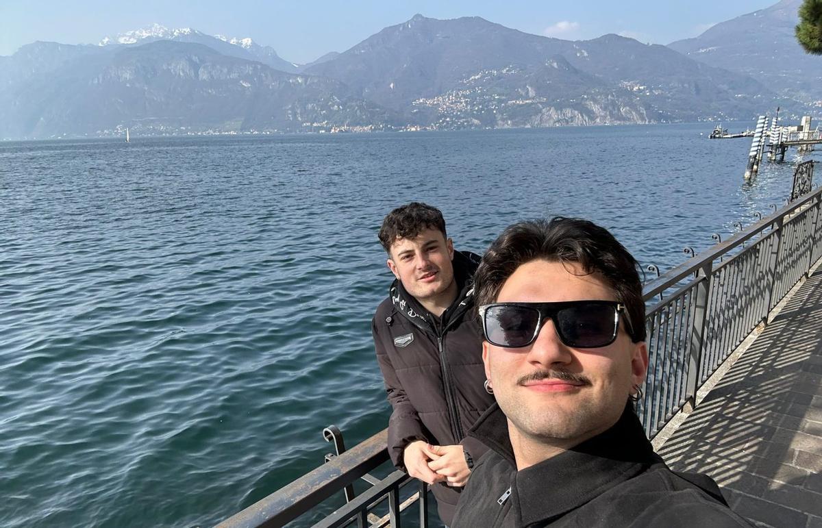 Samuel Urdaneta y Lois Mosquera Payno, junto al lago de Como, durante su estancia en Italia.