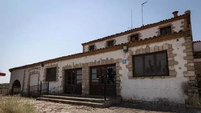 Así se encuentra El Ciervo, el restaurante de un pueblo de Zaragoza donde se casó Carmen Sevilla