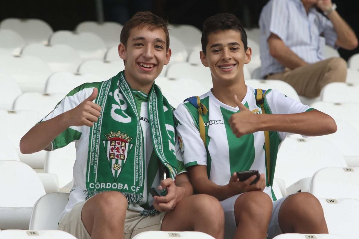 Los aficionados del Córdoba CF en el Arcángel