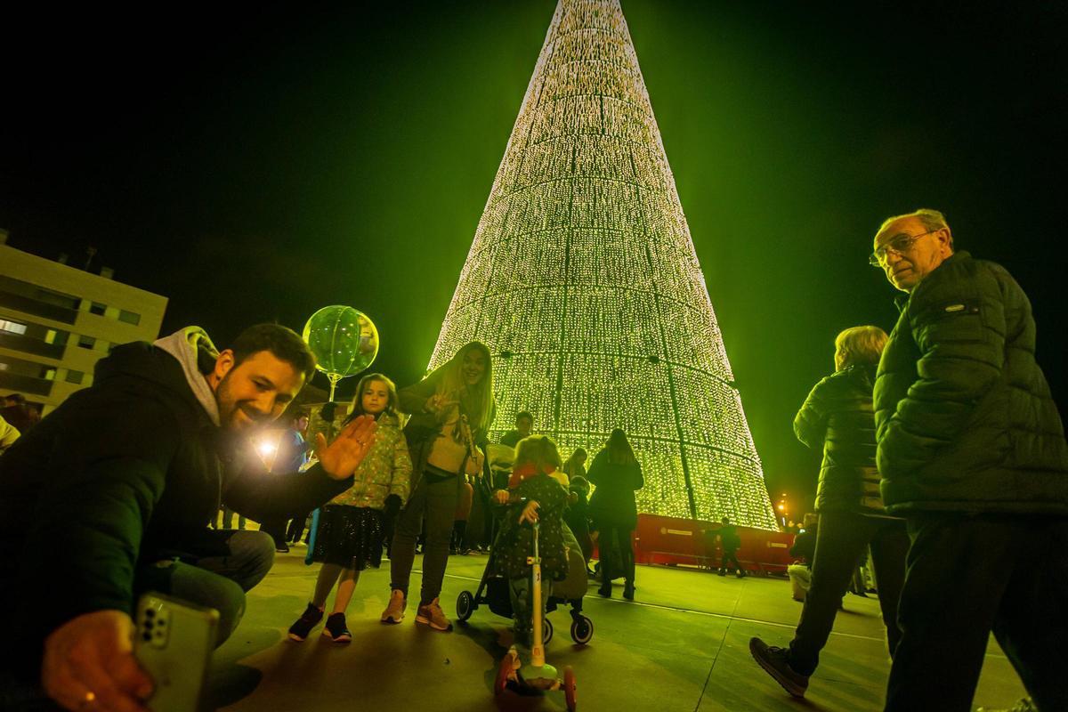 El espectáculo del árbol de Badalona