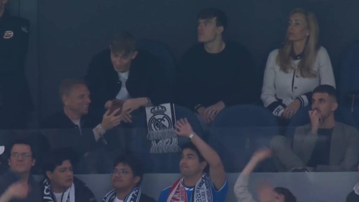 Huijen, captado mientras Asencio salía en camilla