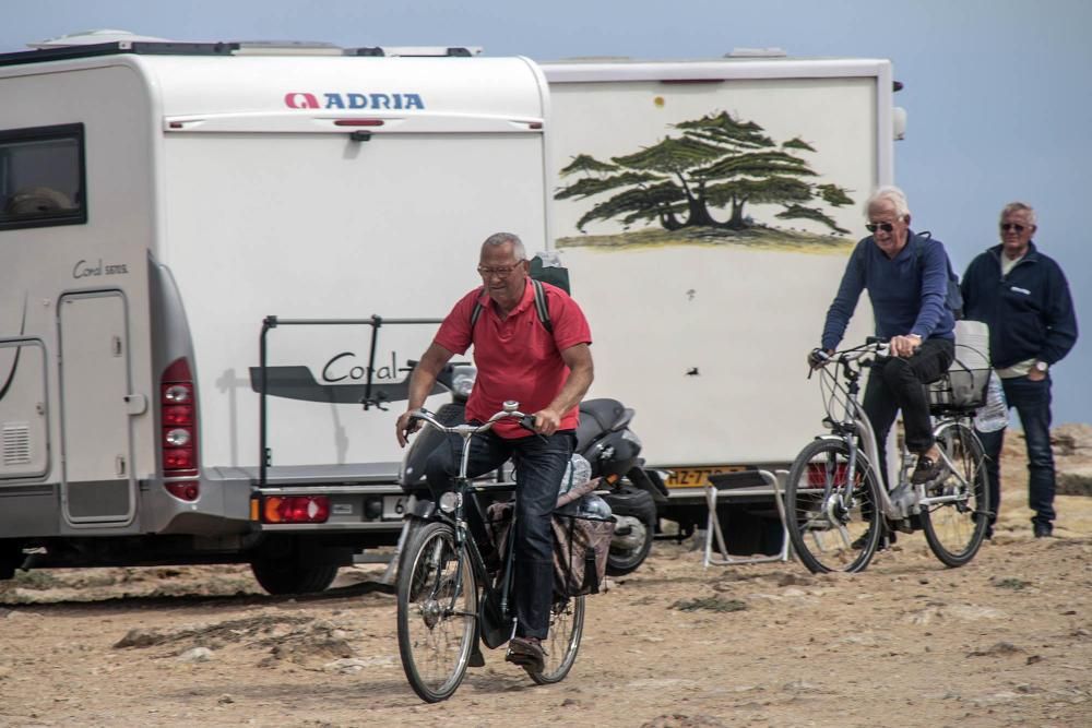 Costas urge a Torrevieja a evitar las acampadas de caravanas