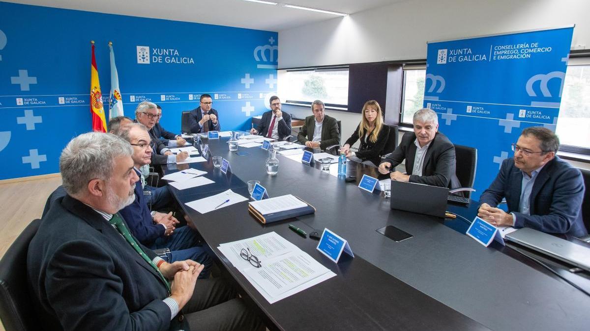 Reunión de trabajo dentro del diáloso social celebrada esta mañana en Santiago