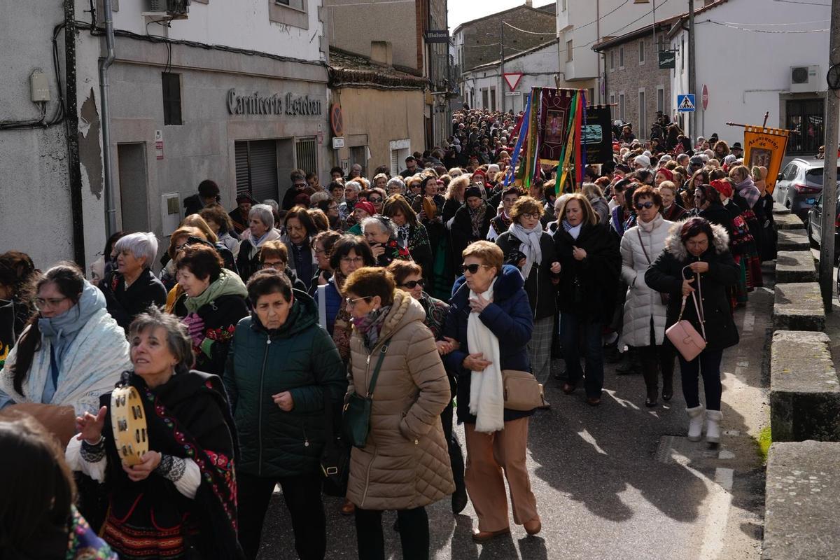 GALERÍA | Récord de águedas: 1.658 mujeres invaden Bermillo de Sayago
