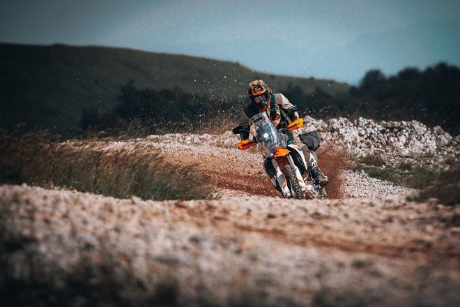 KTM 690 Rally 2027: la aventura vuelve a adelgazar