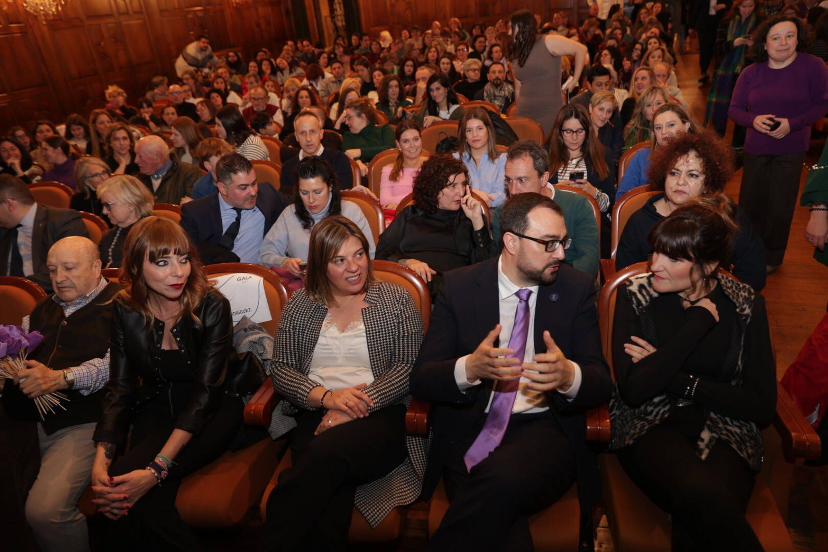 En imágenes | Entrega de los premios Miradas Violetas en el teatro Filarmónica de Oviedo