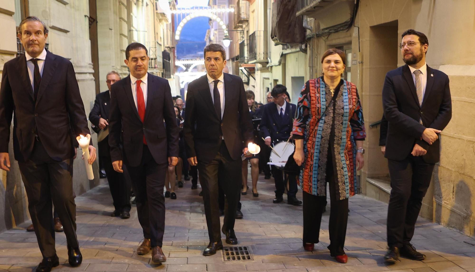 La Procesión de Traslado de San Jorge acerca a Alcoy a la Triloía Festera