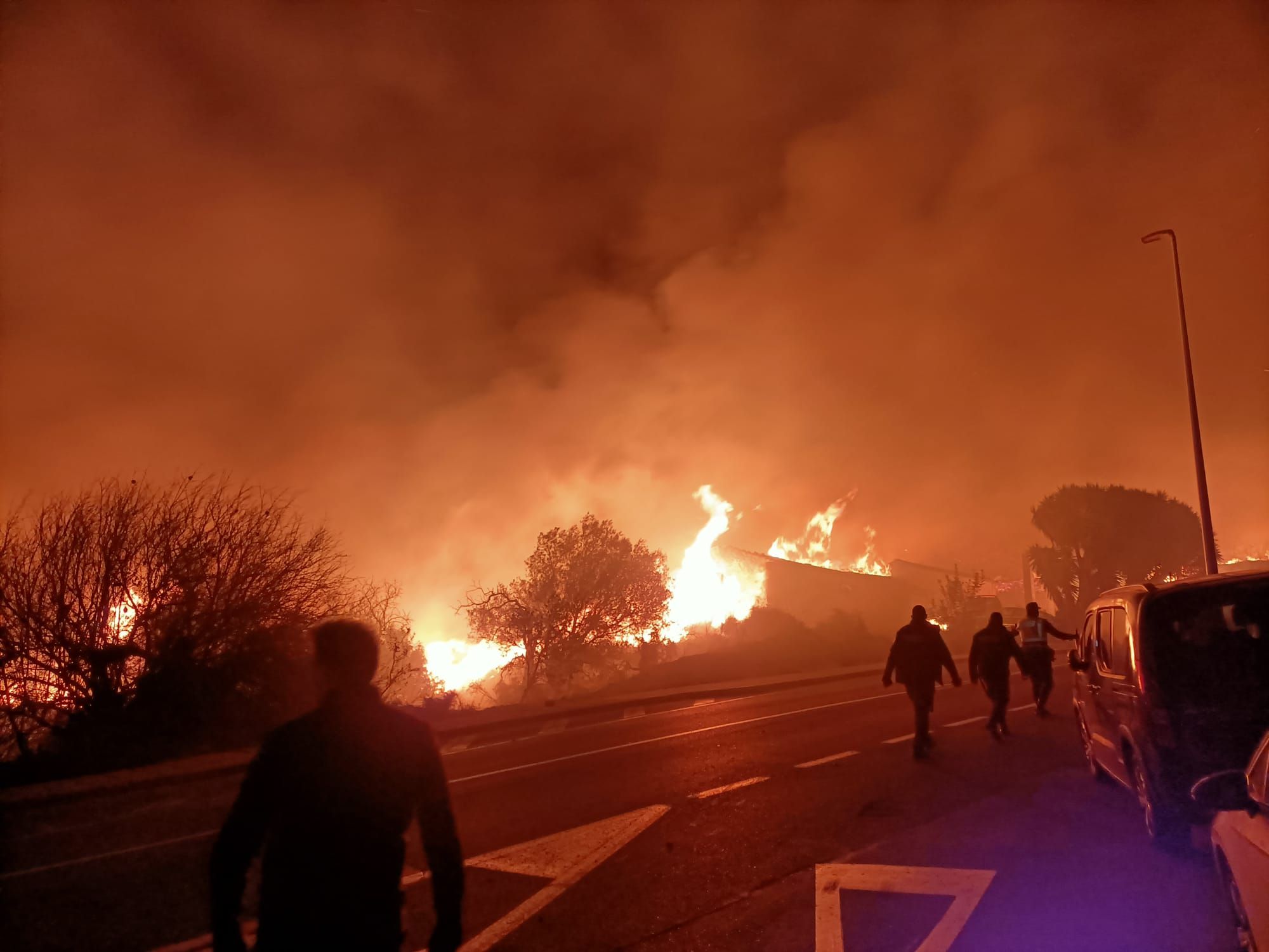 El incendio en Teulada provocado por fuegos artificiales, en imágenes