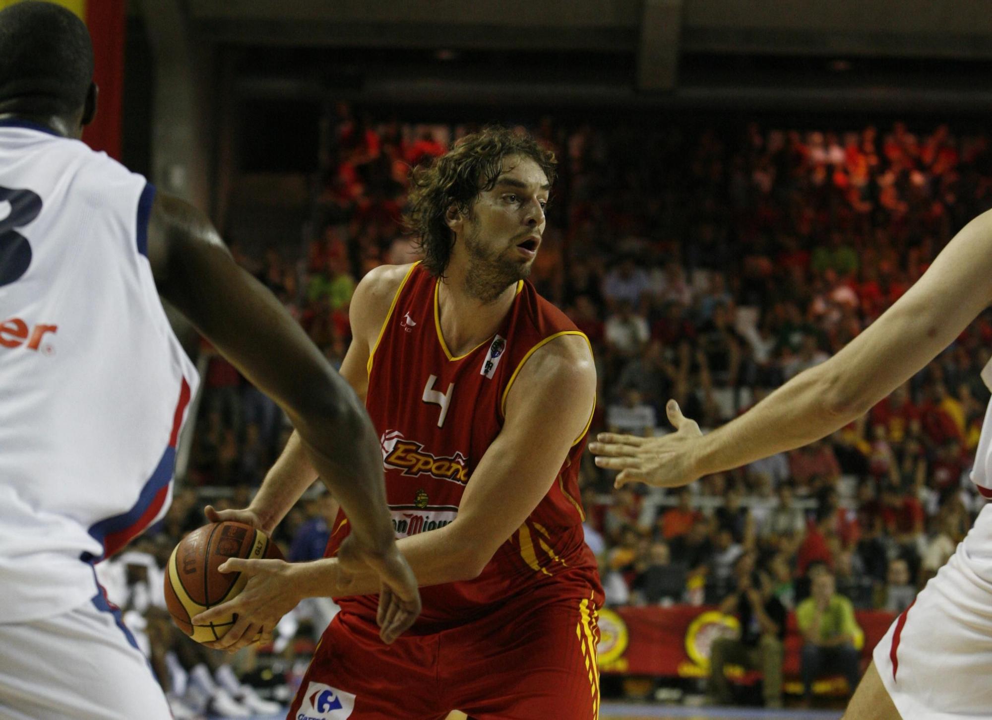 Pau Gasol, en una acción ofensiva (2007)