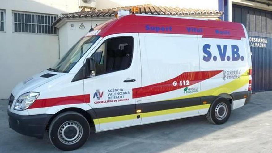 Ambulancia que presta el servicio ordinario en el término municipal de Crevillent.