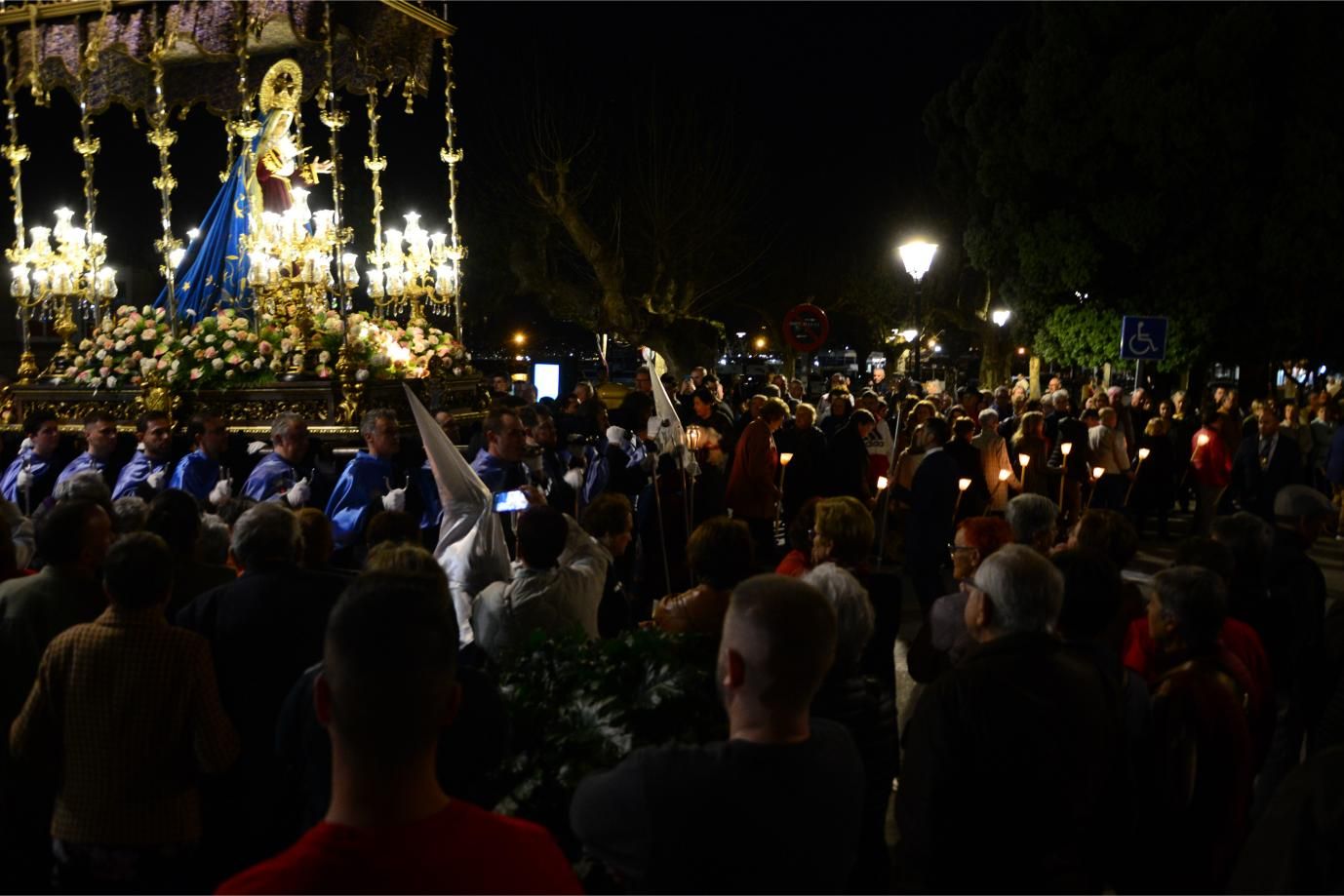 Cangas sintió el calor de la Virgen de los Dolores