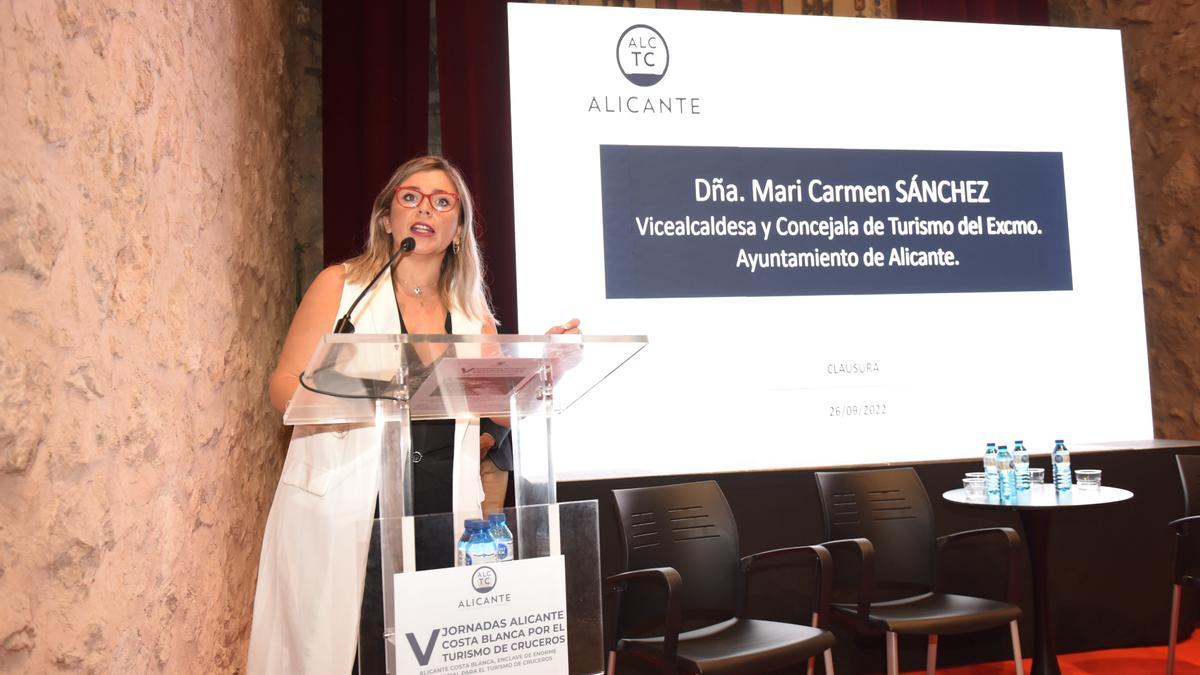 A la jornada asistieron personalidades como la vicealcaldesa de Alicante, Mari Carmen Sánchez.