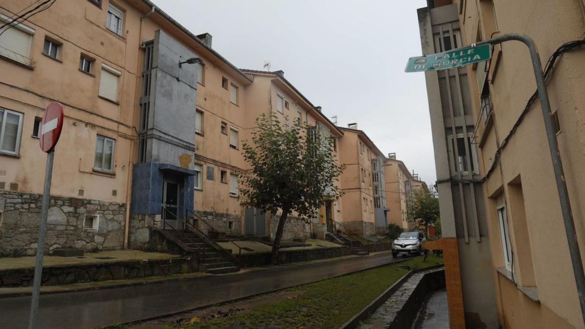 Una de las calles del barrio de La Carriona. | R. S.