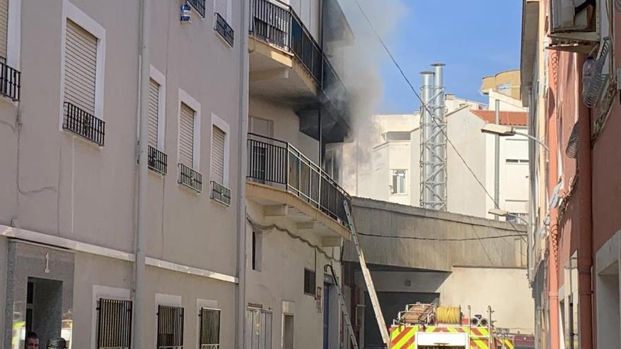 Arde una vivienda en Caravaca tras incendiarse la cocina