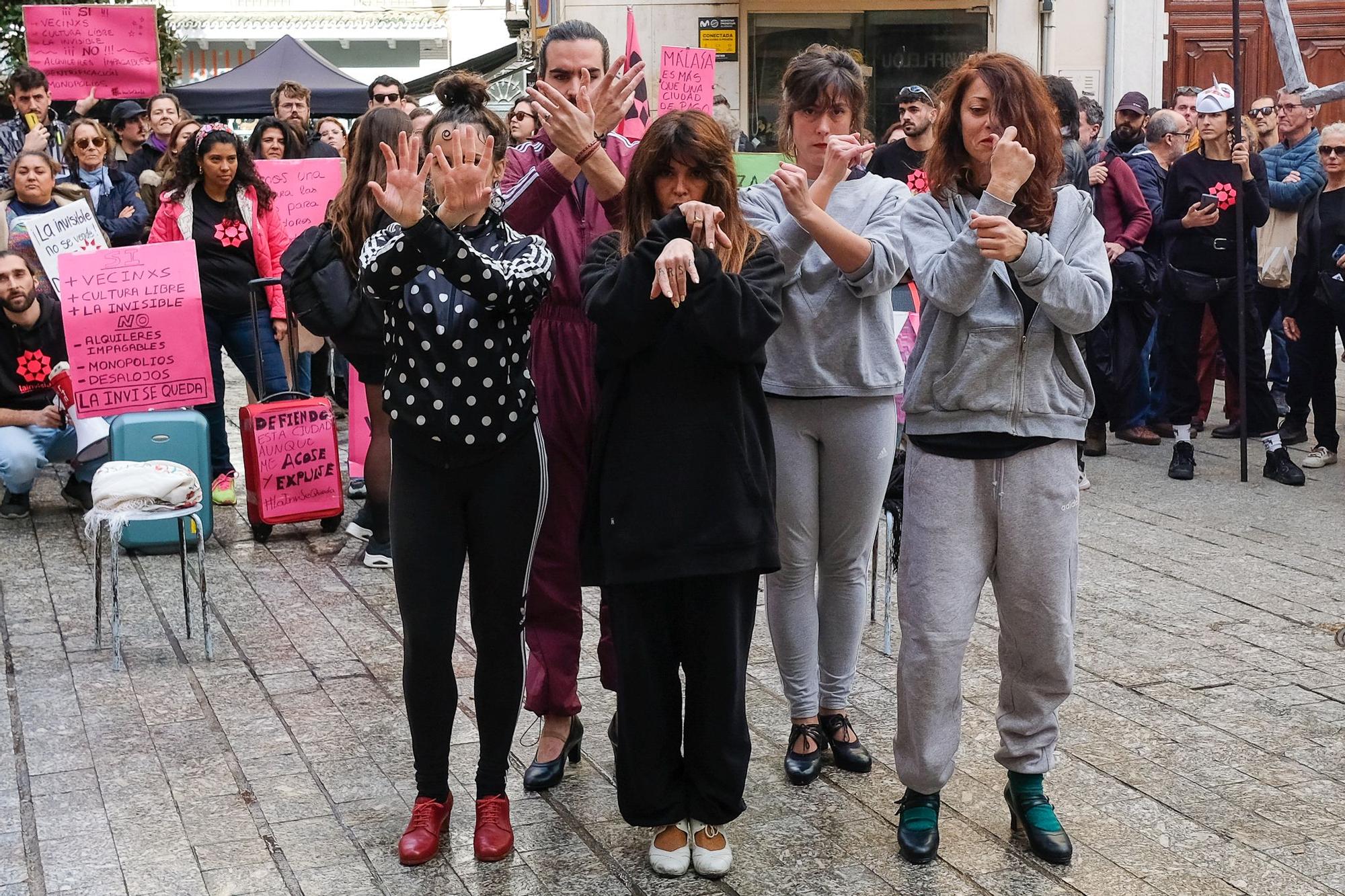 Manifestación contra el desalojo de La Casa Invisible