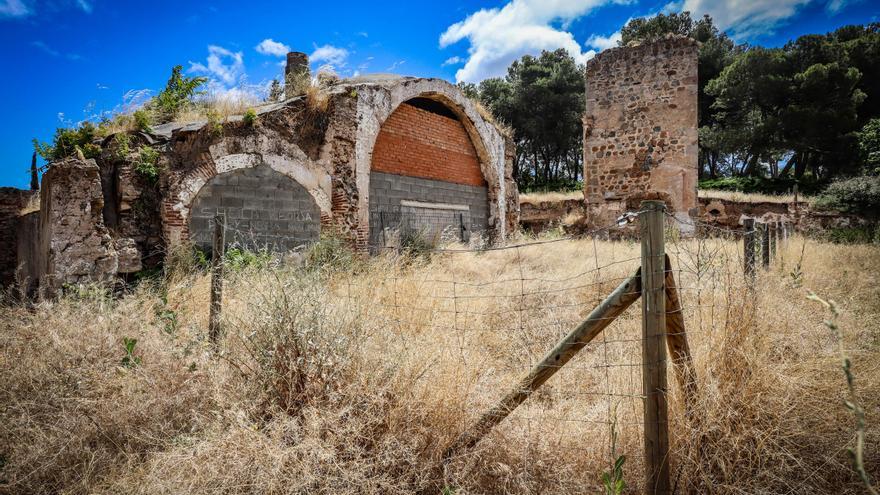 Amigos de Badajoz: &quot;Las ermitas de la alcazaba no pueden ser naves&quot;