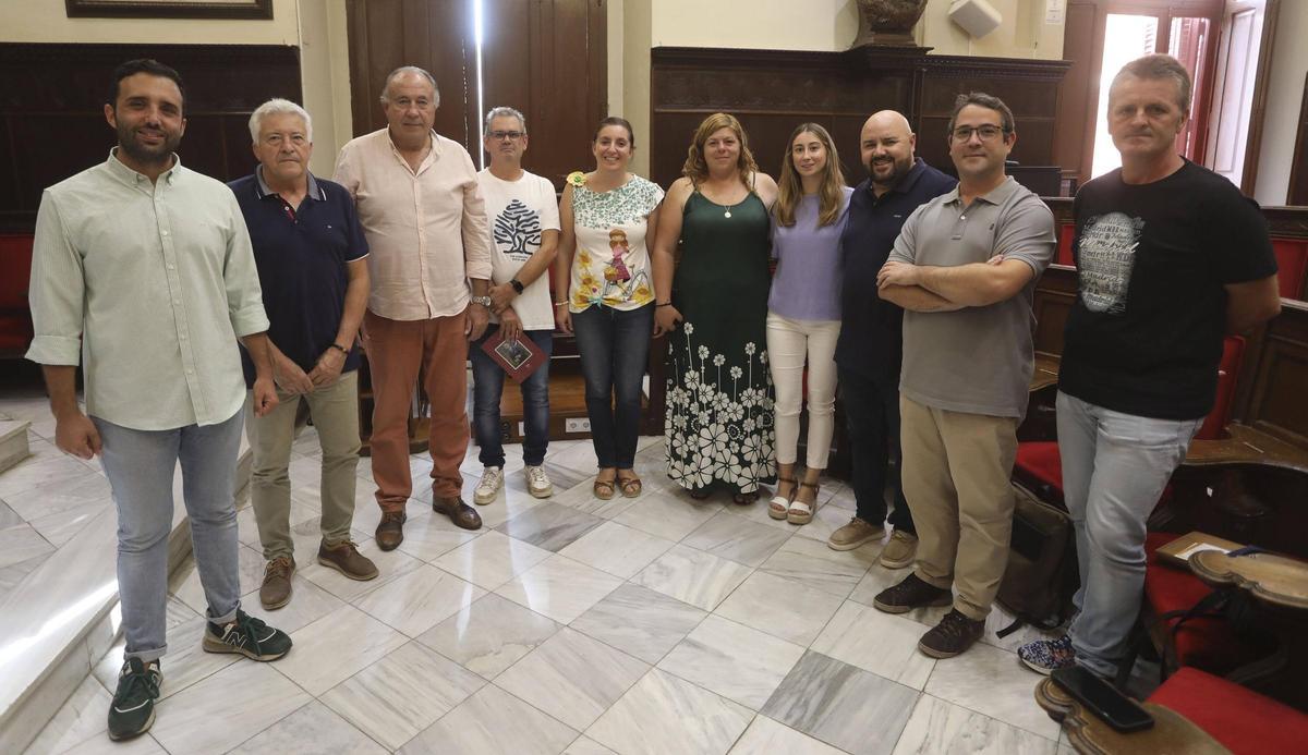 Imagen de archivo de alcaldes de la comarca en una reunión del consorcio de agua.