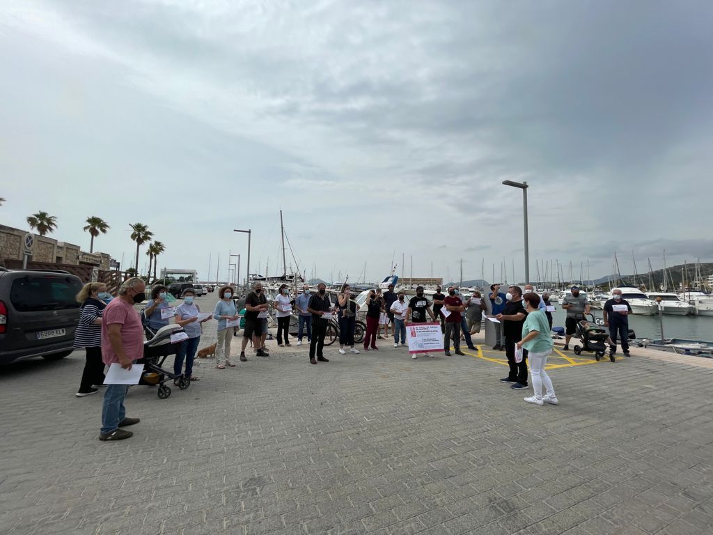 Los pescadores se quedan en tierra