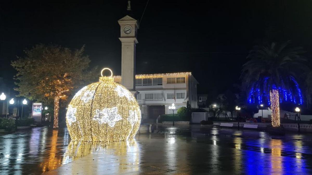 Alumbrado navideño en A Laracha. |   // LA OPINIÓN