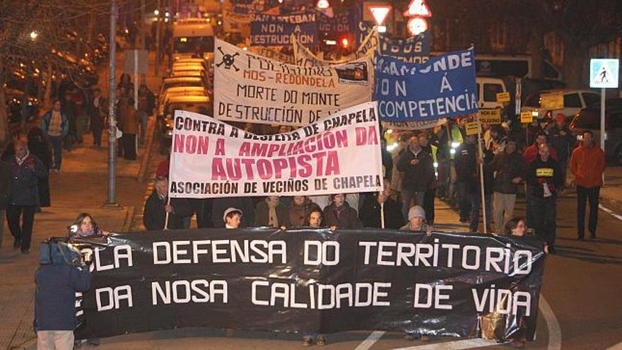 La marcha reunió a vecinos de diferentes parroquias de Redondela, Soutomaior y Pontevedra