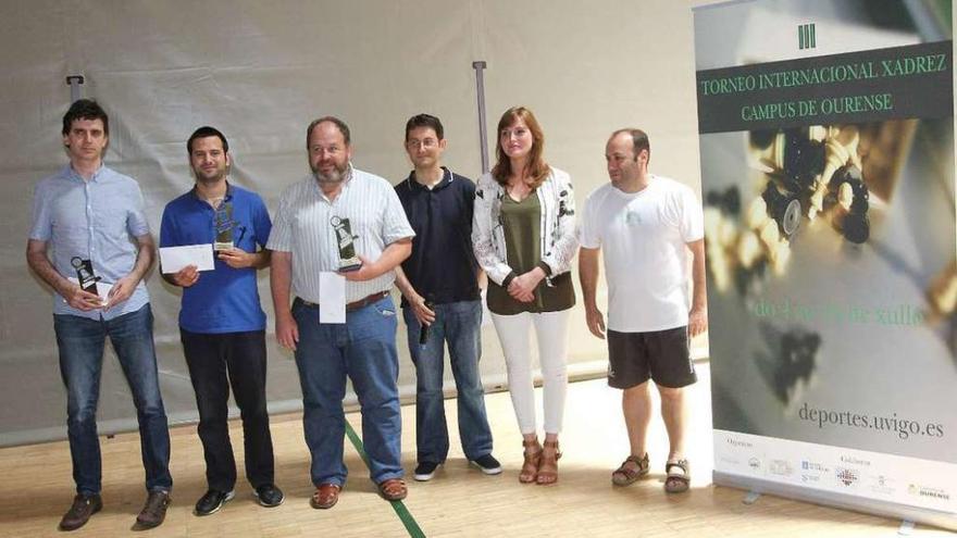 El acto de entrega de los trofeos a los cuatro primeros del Torneo del Campus. // Iñaki Osorio
