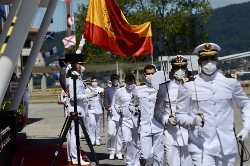 La Escuela Naval de Marín saluda a 112 nuevos oficiales de la Armada