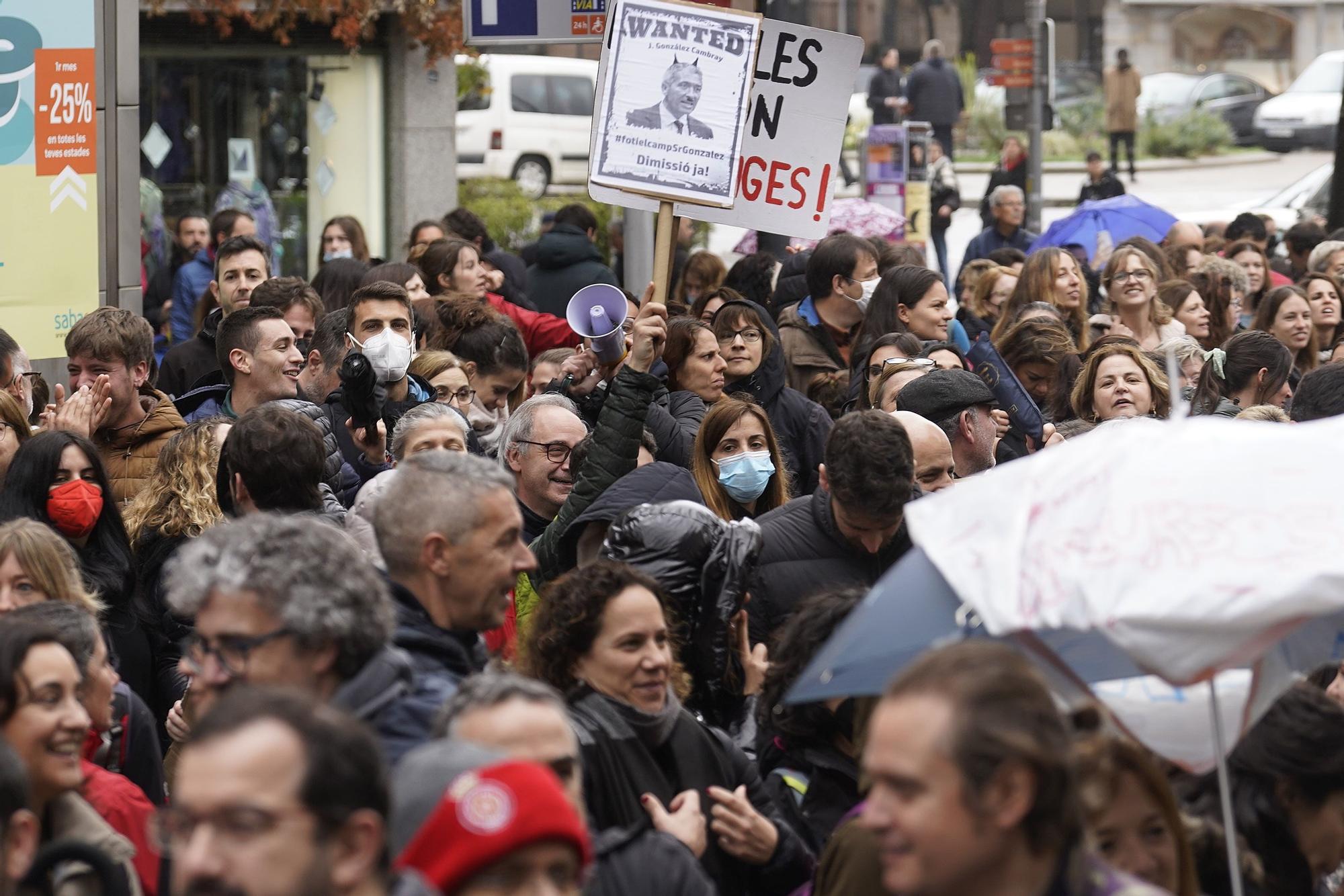 Manifestació del professorat en contra del Departament d'Educació a Girona