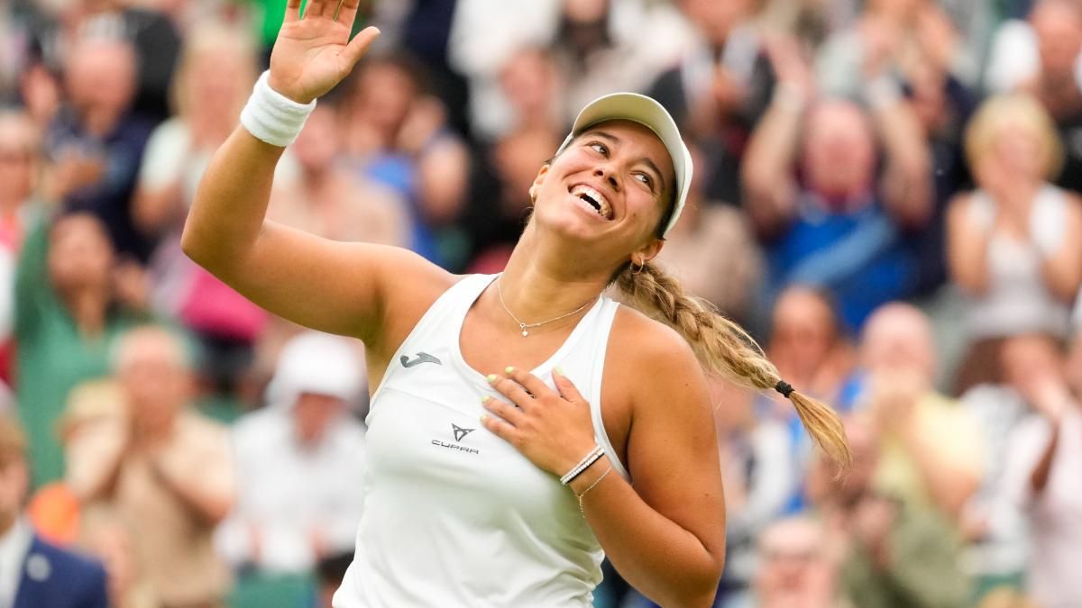 Jessica Bouzas Maneiro celebra el triunfo en Wimbledon ante Vondrousova