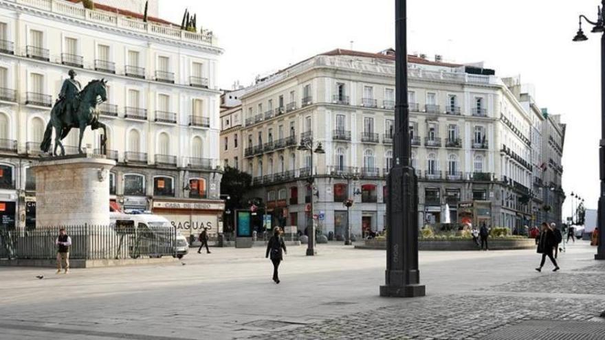 La Puerta del Sol de Madrid, desierta.