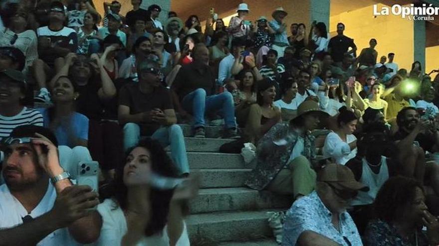 La Domus, uno de los pocos enclaves donde las nubes permitieron ver el eclipse: "Toda A Coruña estaba aquí"