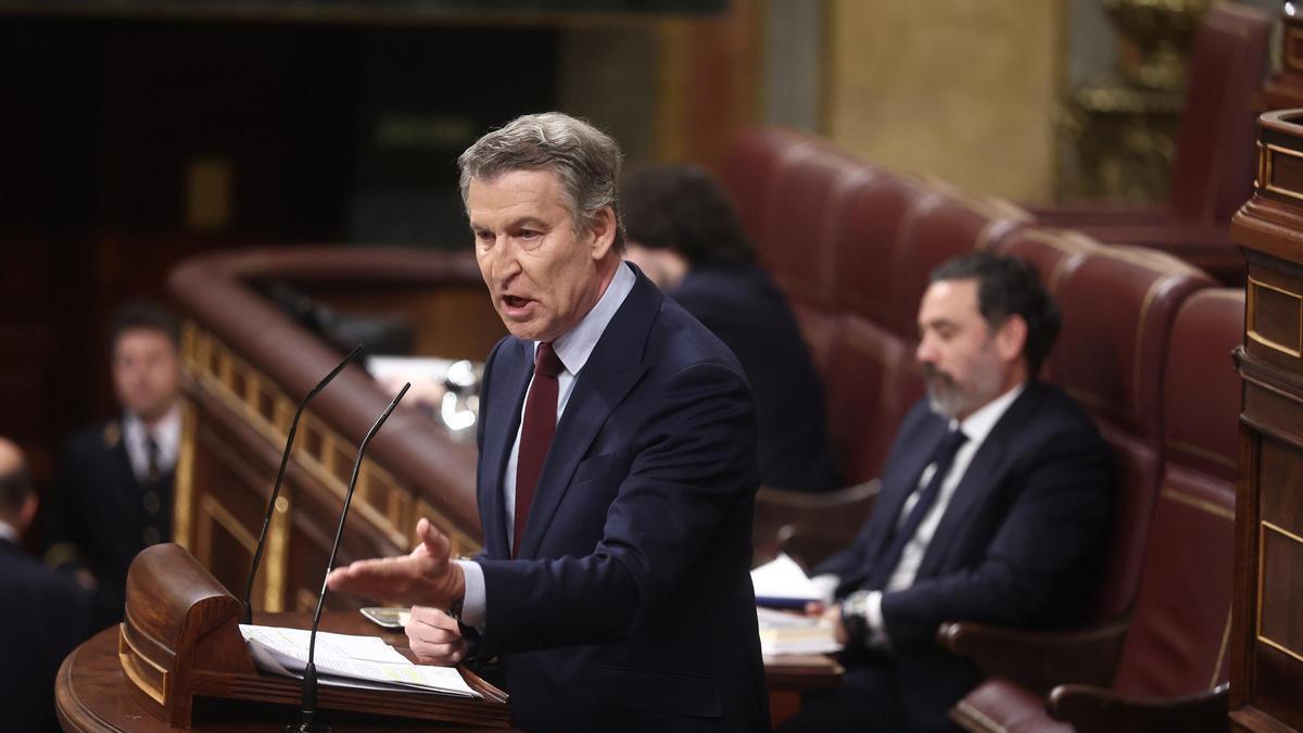 Feijóo a Sánchez: "Ahórrese sermones, decimos no a la guerra y no a su Gobierno"