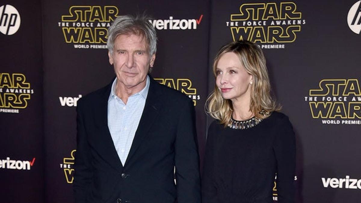 Harrison Ford y Calista Flockhart, en el estreno mundial de 'La guerra de las galaxias: el despertar de la fuerza' en Los Ángeles