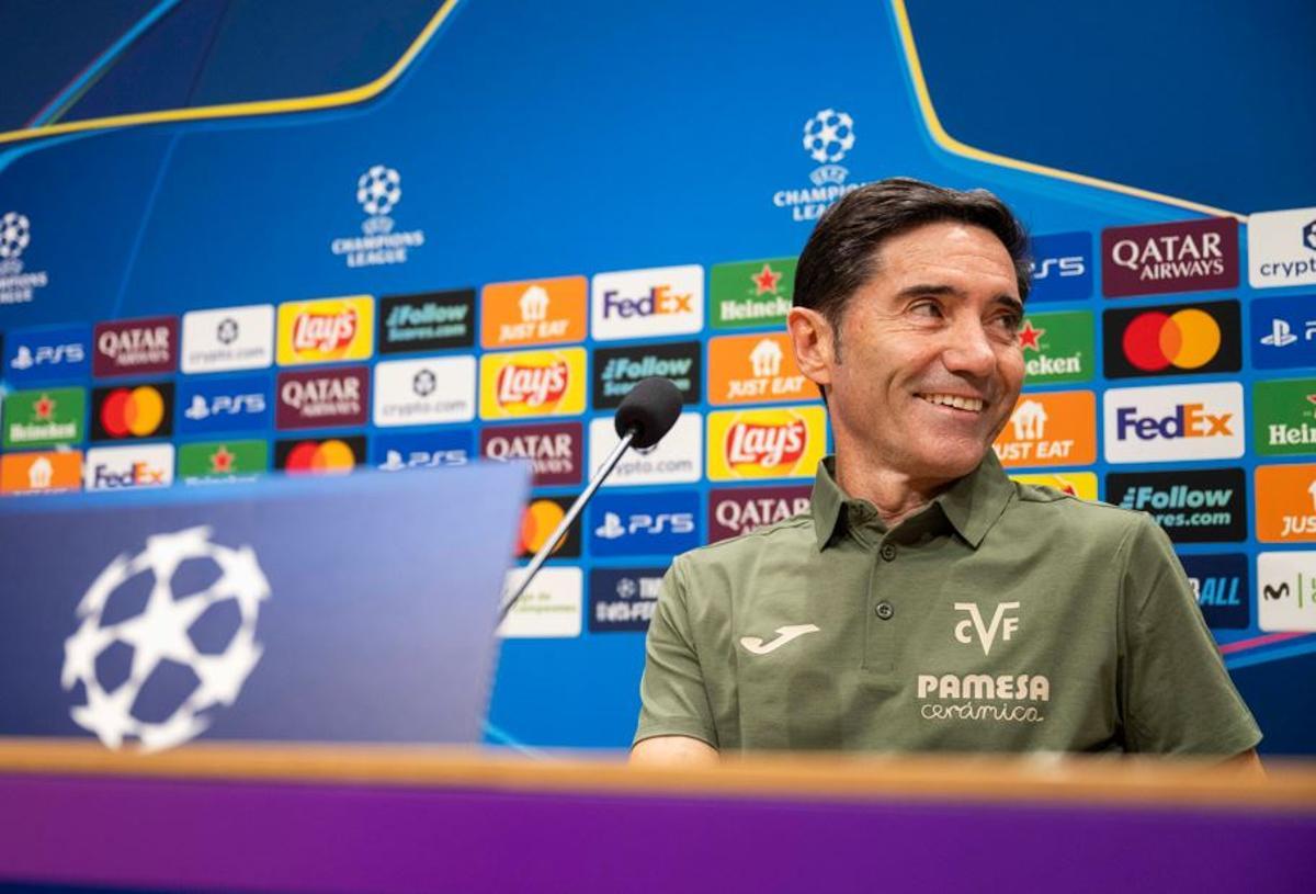 GRAFCVA9488. VILLARREAL (CASTELLÃN), 30/09/2025.- El entrenador del Villarreal CF, Marcelino GarcÃa Toral, este martes, durante la rueda de prensa previa al partido de Liga de Campeones de mañana miércoles frente a la Juventus de TurÃn. EFE/Andreu Esteban