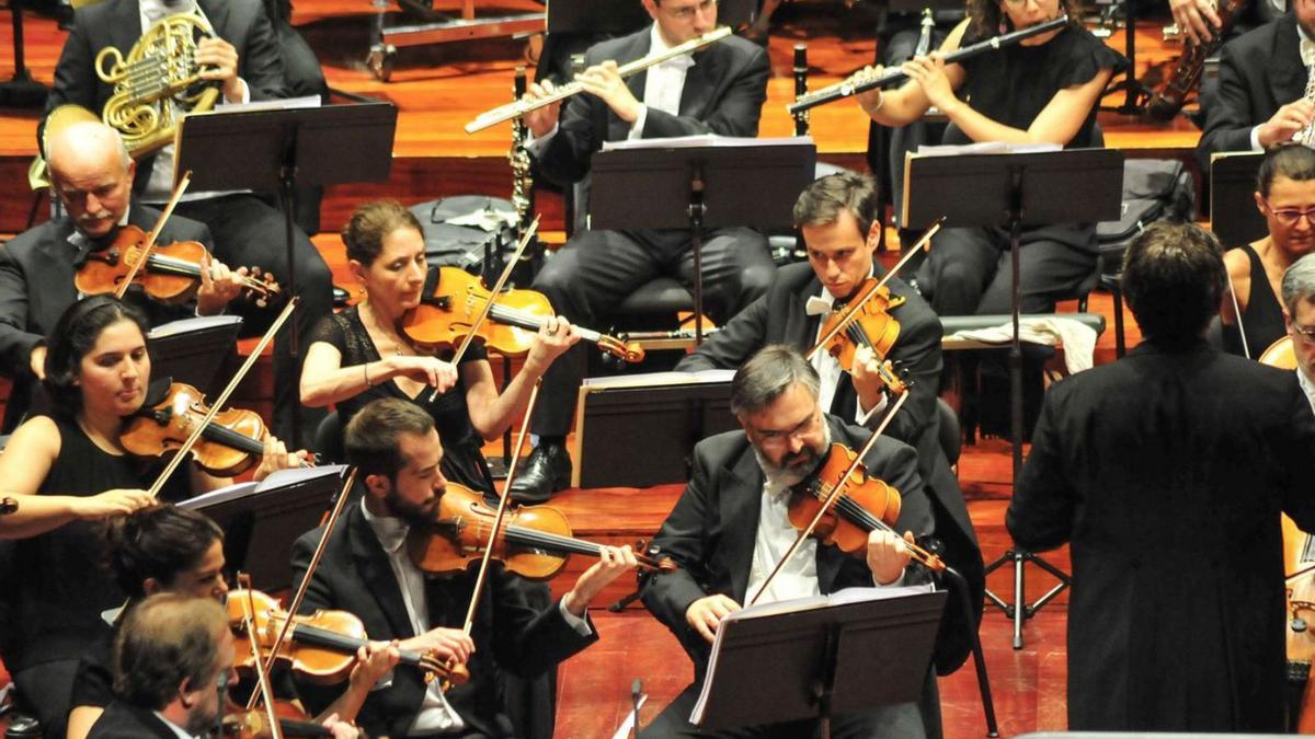 Integrantes de la Orquesta Sinfónica de Galicia que actuó en el Clasclás. |   // IÑAKI ABELLA
