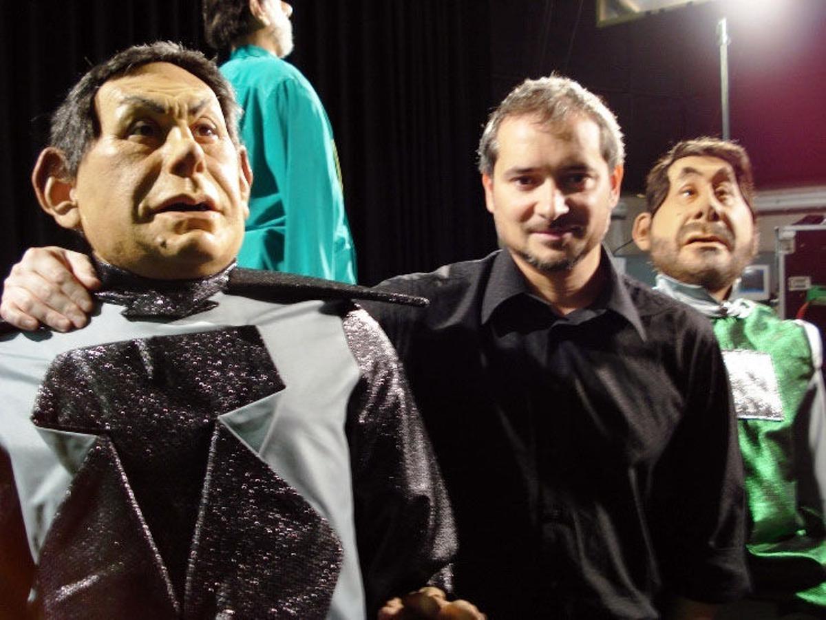 TELEVISION RAFAEL JAEN CON EL GUIÑOL DE IBARRETXE ONTV Producciones. PROGRAMAS TELEVISION PTV " LAS NOTICIAS DEL GUIÑOL " , " LOS GUIÑOLES " ( CANAL+ ) , RAFAEL JAEN ( PRODUCTOR , DIRECTOR ) _ PUBLICADA EPC 23/09/2008 P 69