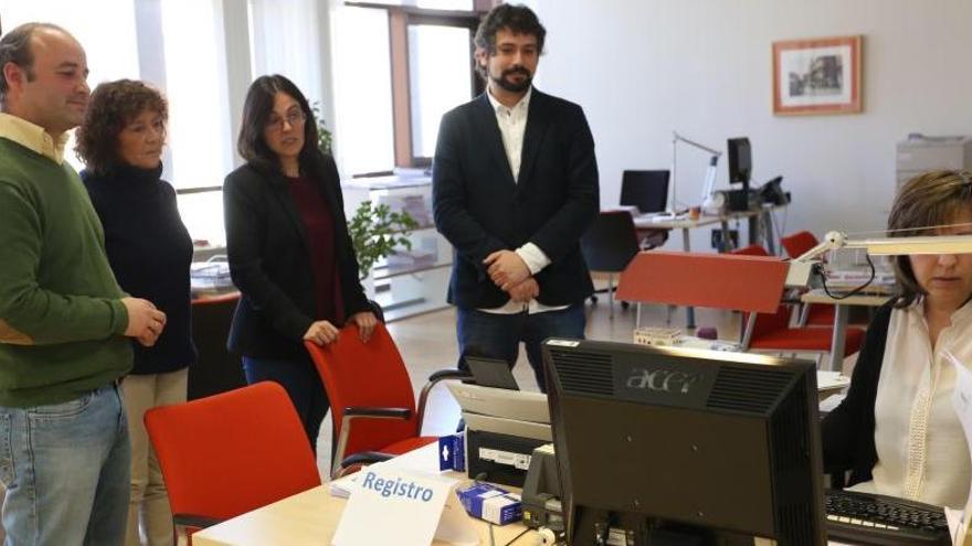 José Sarrión (IU); Mercedes Martín (PSOE); Laura Domínguez (Podemos), y David Castaño (Ciudadanos),presentan la lista de comparecencias.