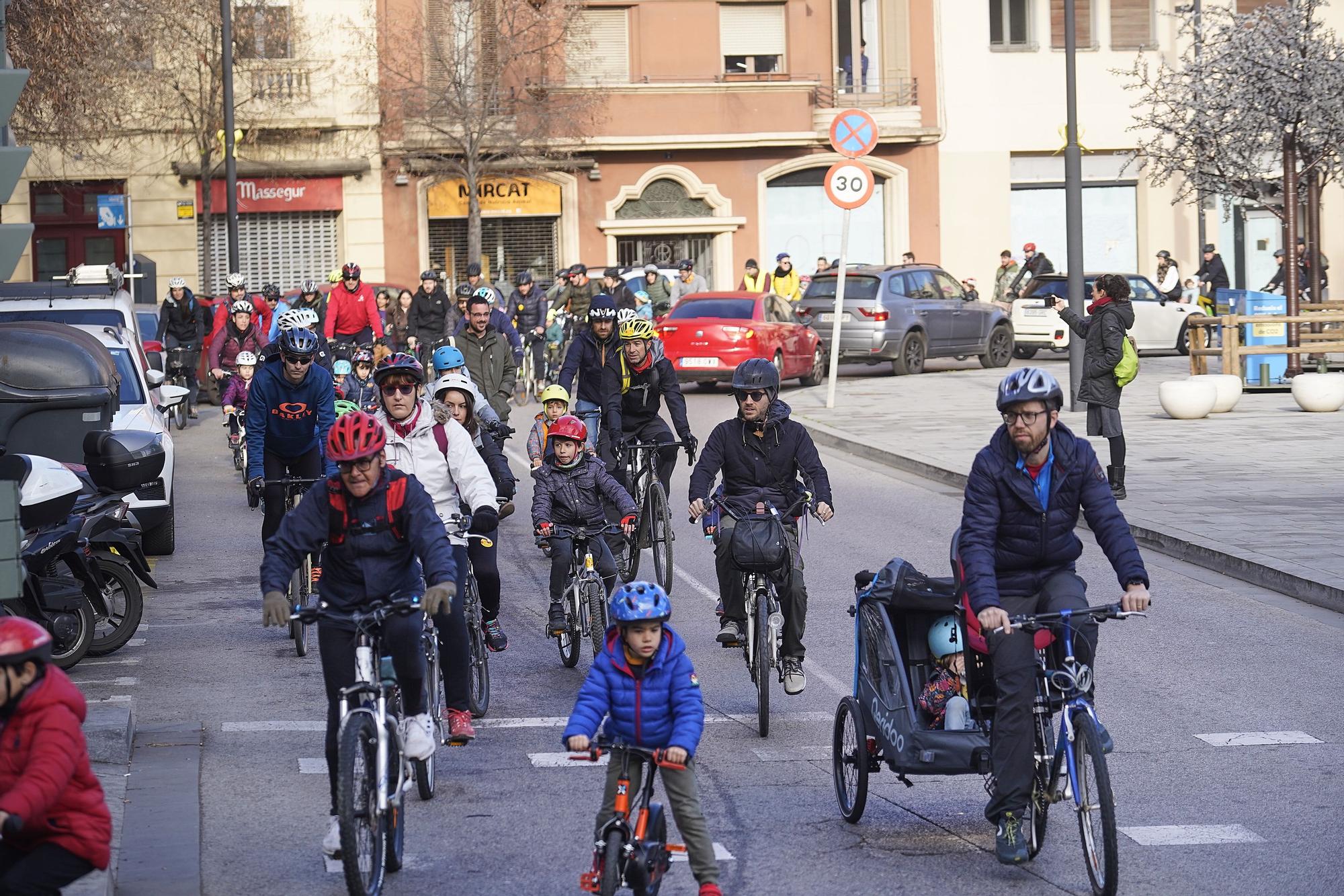 Mou-te en bici celebra la «Pedalada de Reis»