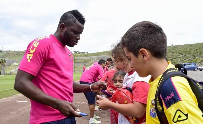 Entrenamiento de la UD Las Palmas en Barranco ...