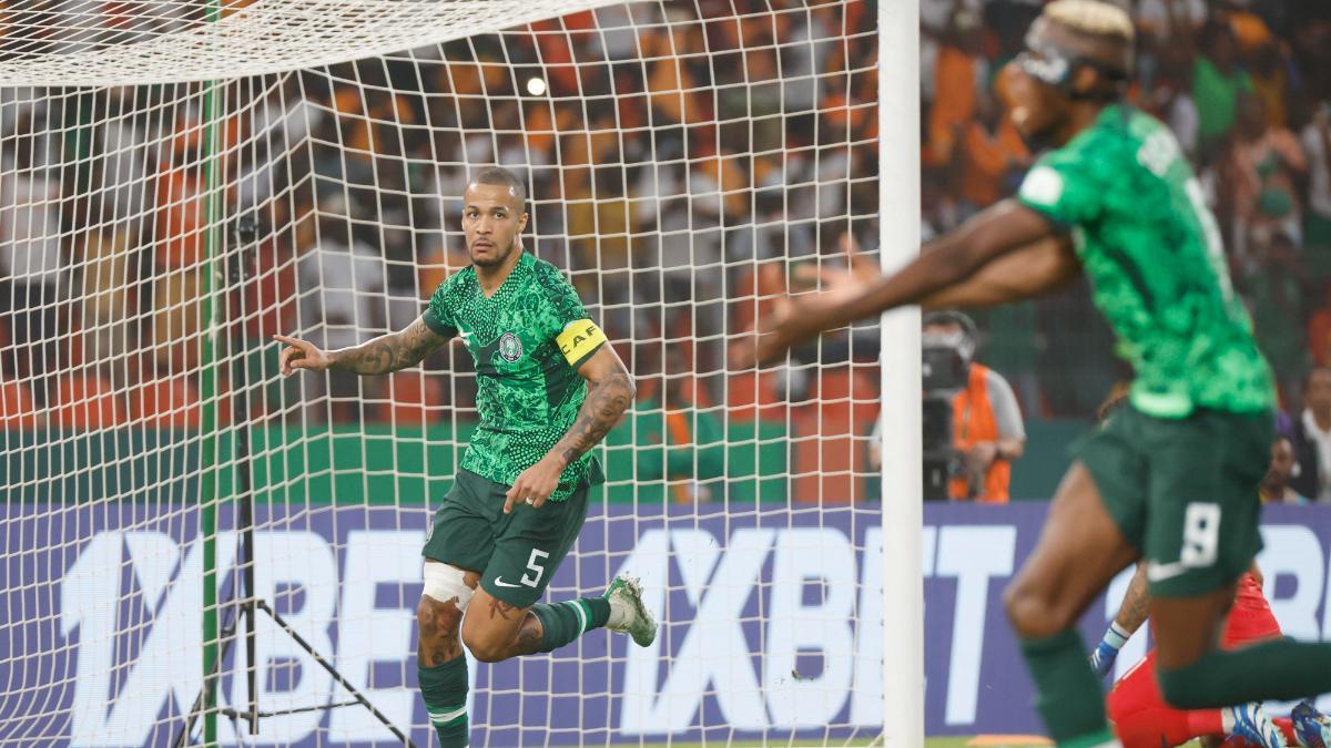 Los jugadores de Nigeria celebrando ante Sudáfrica su pase a la final