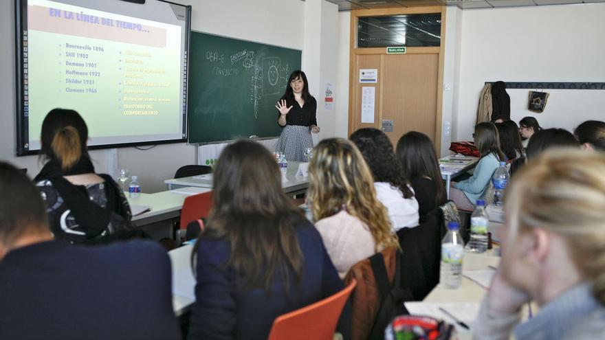 La profesora Carmen Díez de la Universidad CEU Cardenal Herrera.