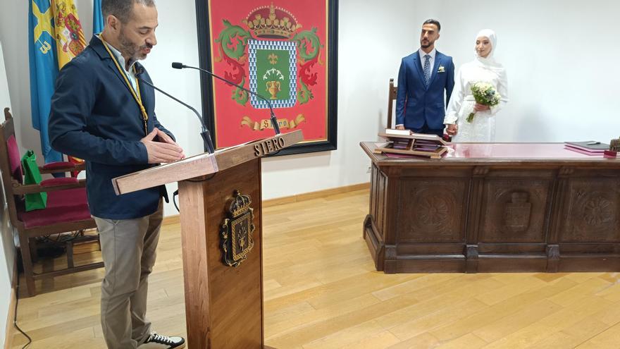 Ángel García oficia la boda de Mohamed Bakkali: las imágenes del enlace